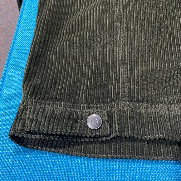 Ladies forest green blazer size medium. Good condition. - Picture 9 of 9